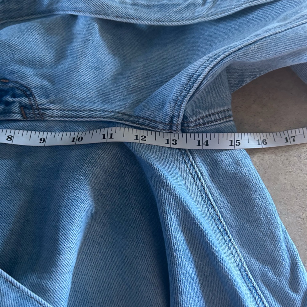 American Eagle Outfitters jeans - light blue “Highest rise mom jeans” w/belt - Picture 11 of 12